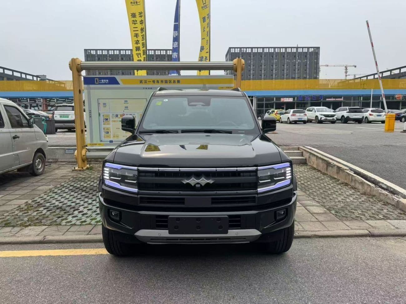 2025 BYD Leopard 5