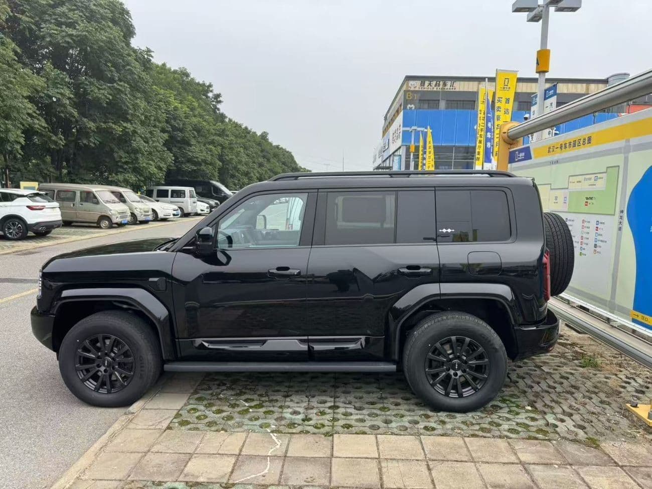2025 BYD Leopard 5 thumbnail 2