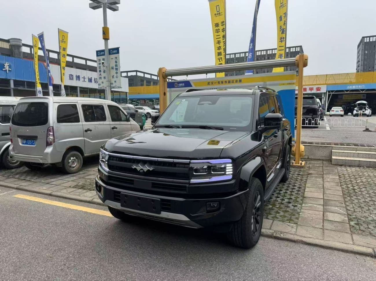2025 BYD Leopard 5 thumbnail 4