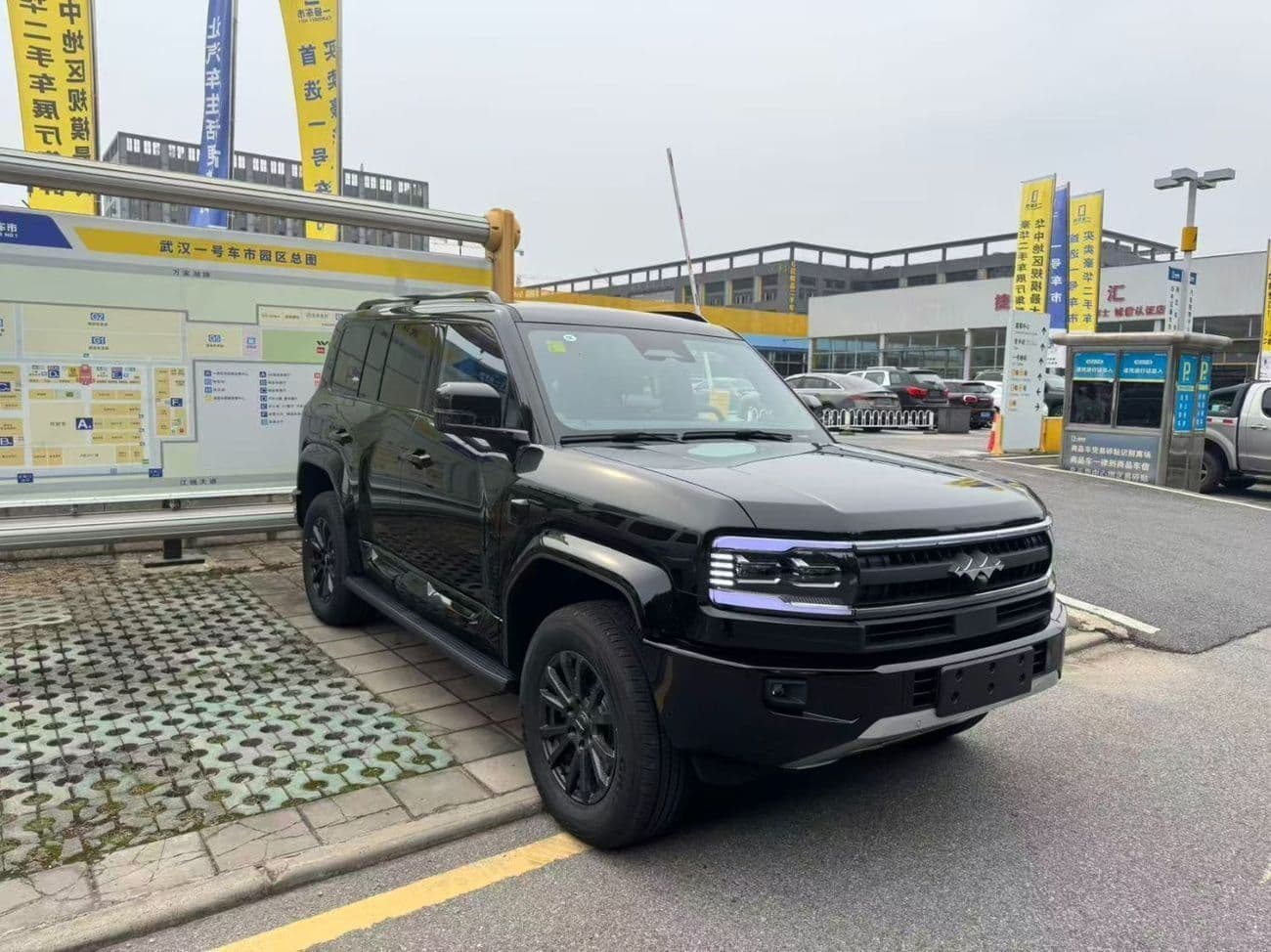 2025 BYD Leopard 5 thumbnail 3