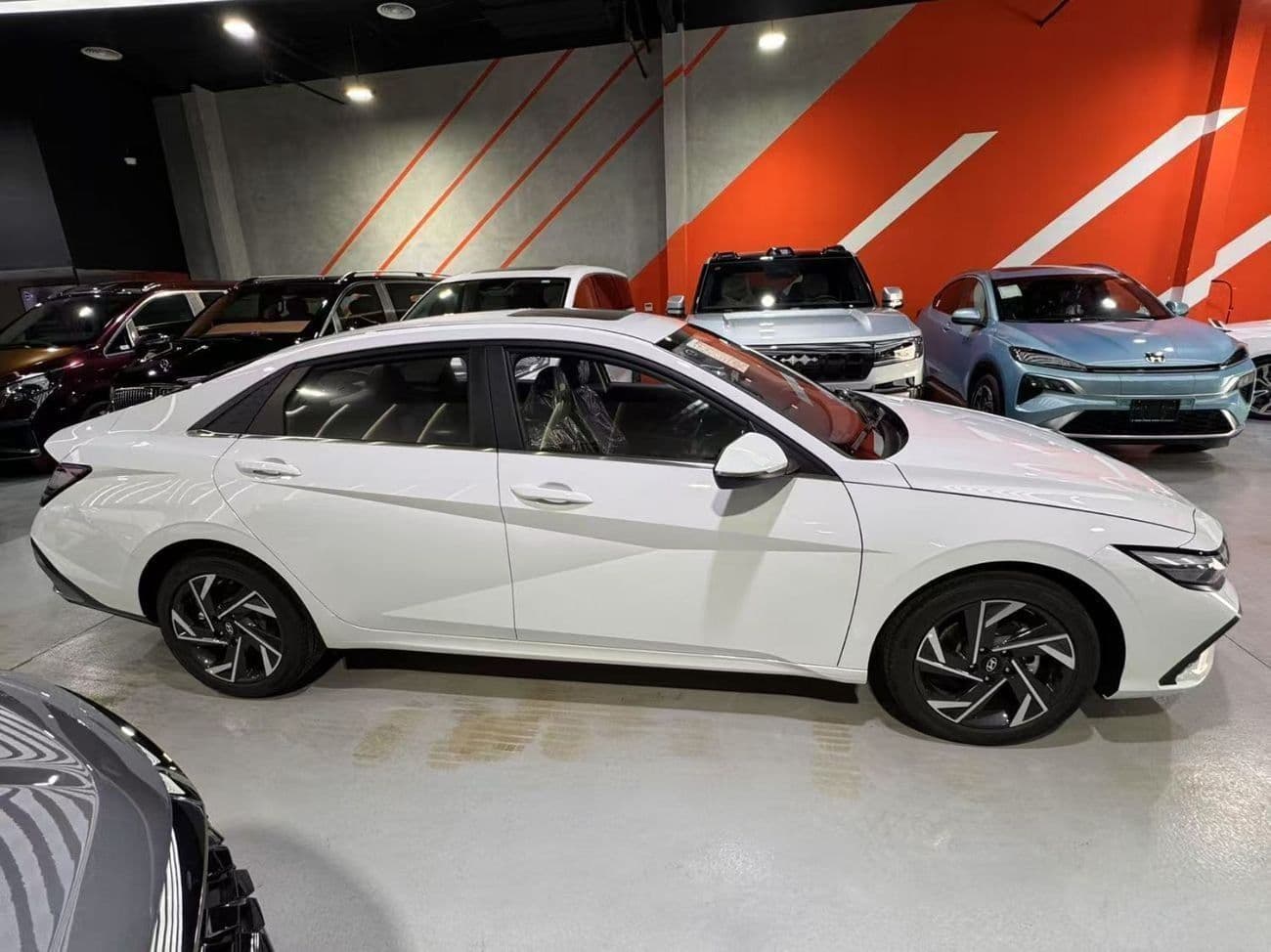 2025 Hyundai Elantra 1.5L CVT GLX Elite Edition thumbnail 5