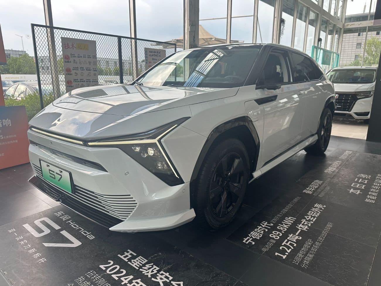 2025 Honda S7 thumbnail 2