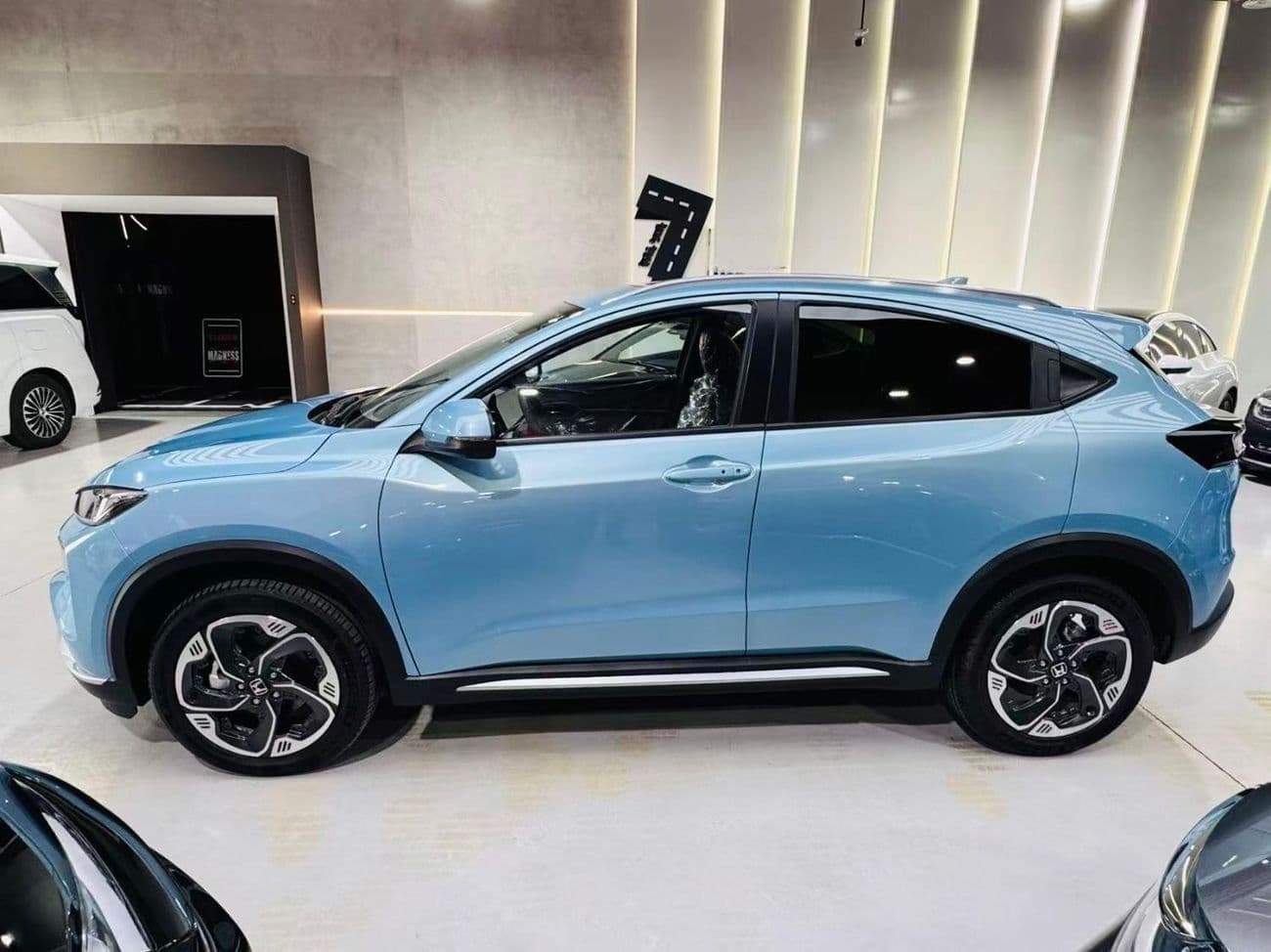 2025 Honda MNV thumbnail 5