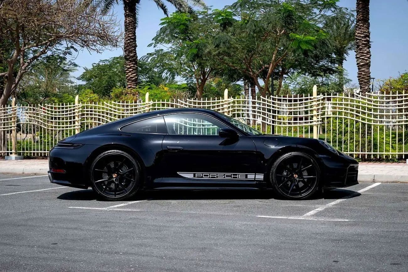 2025 Porsche 911 CARRERA thumbnail 5