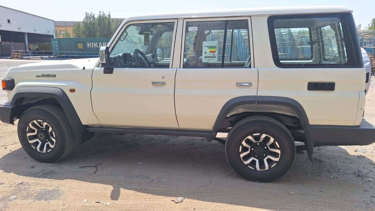 2026 Toyota Land Cruiser 70 LC76 LX thumbnail 2