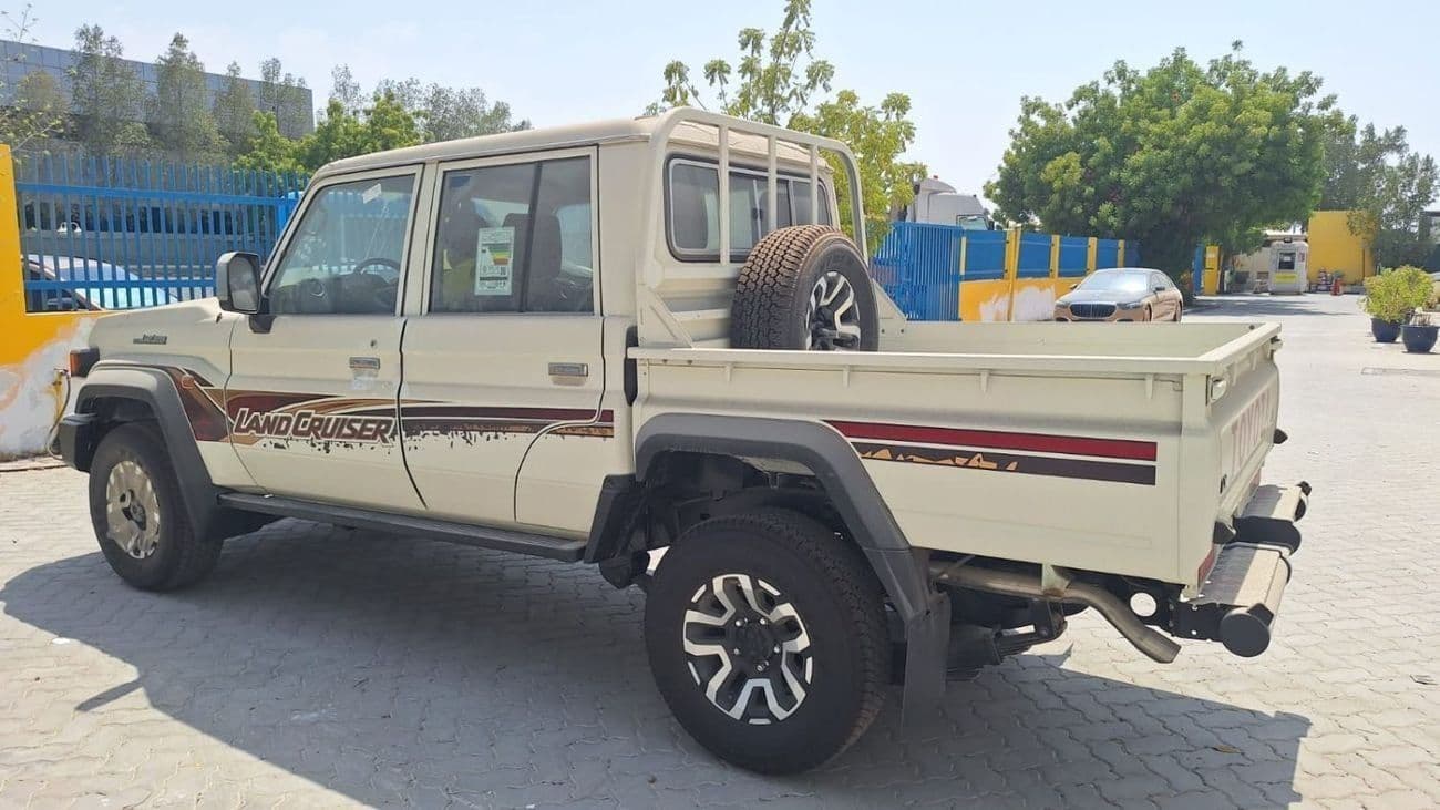 2026 Toyota Land Cruiser 70 LC79 GXR thumbnail 3