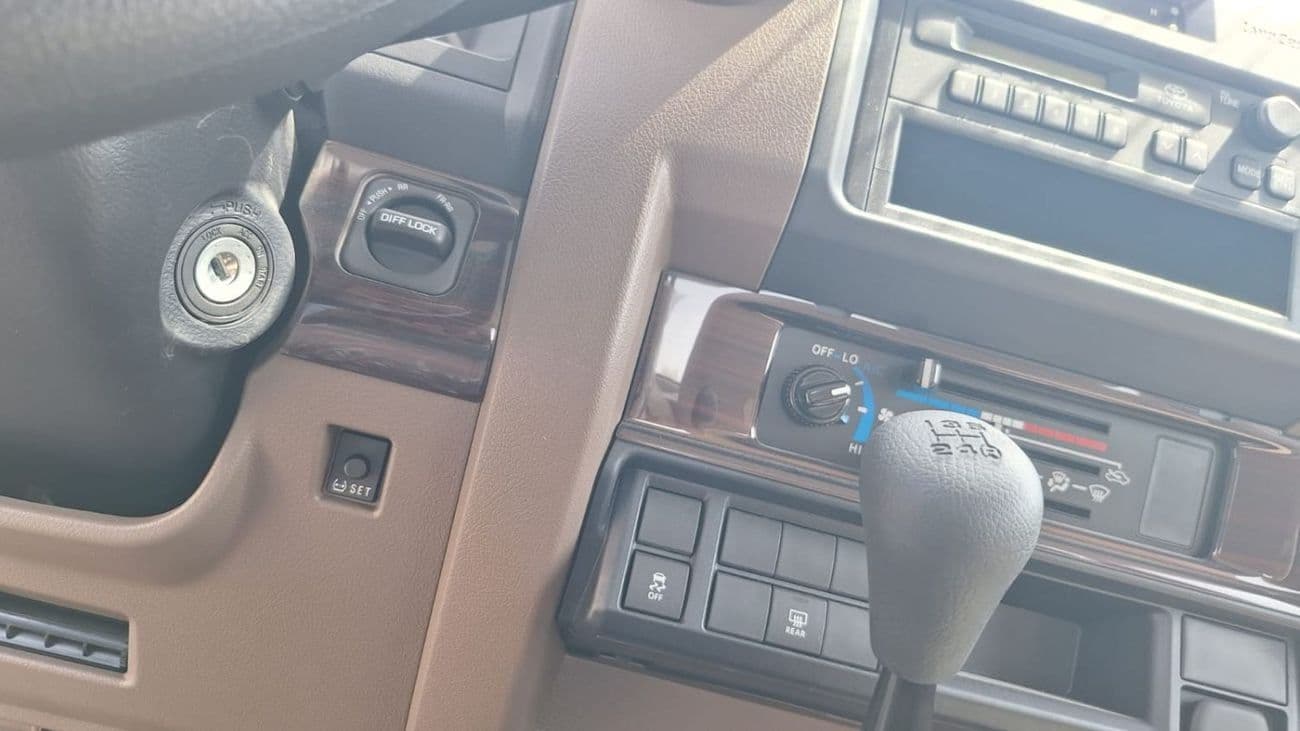2026 Toyota Land Cruiser 70 LC 78 HARDTOP 4.0L MT thumbnail 7