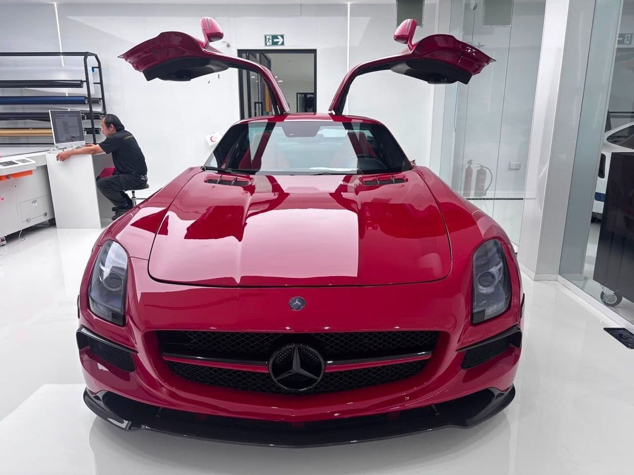 2012 Mercedes Benz SLS AMG STANDARD thumbnail 6