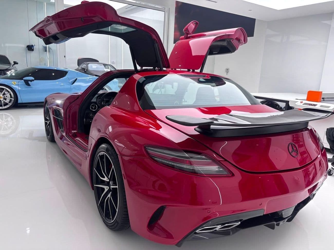 2012 Mercedes Benz SLS AMG STANDARD thumbnail 7