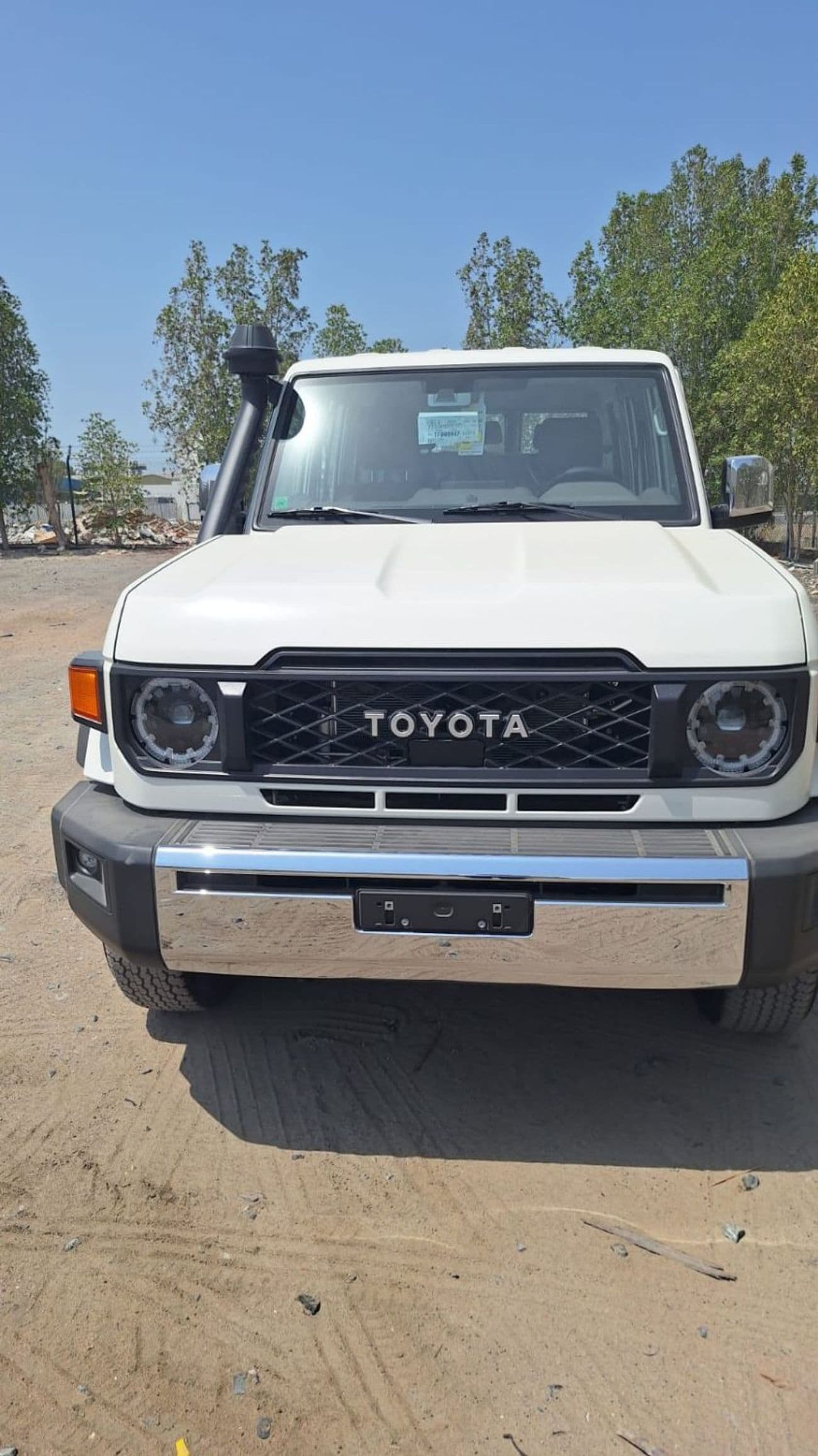 2026 Toyota Land Cruiser 70 LC76 LX thumbnail 3
