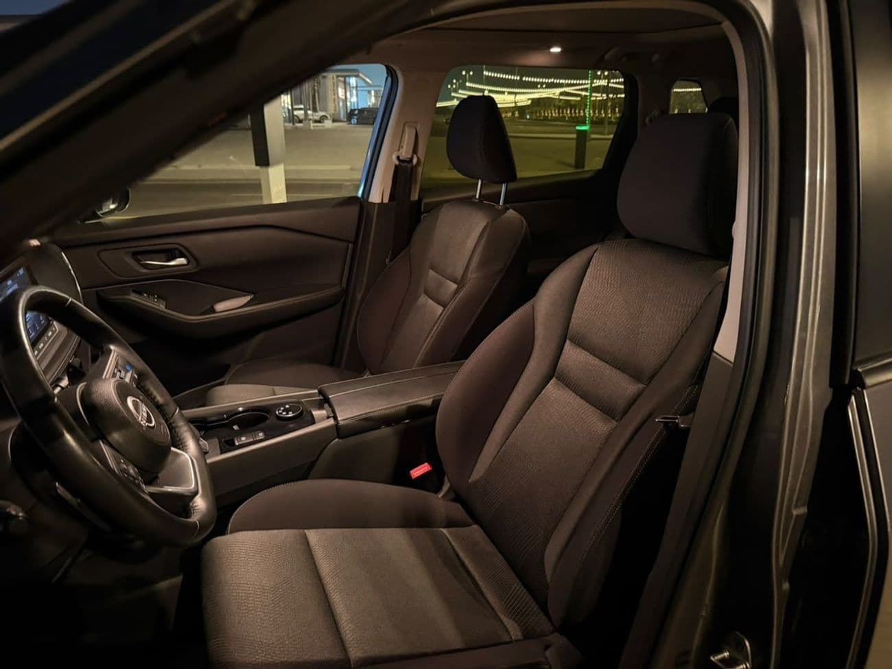 2024 Nissan Rogue PLATINUM thumbnail 5