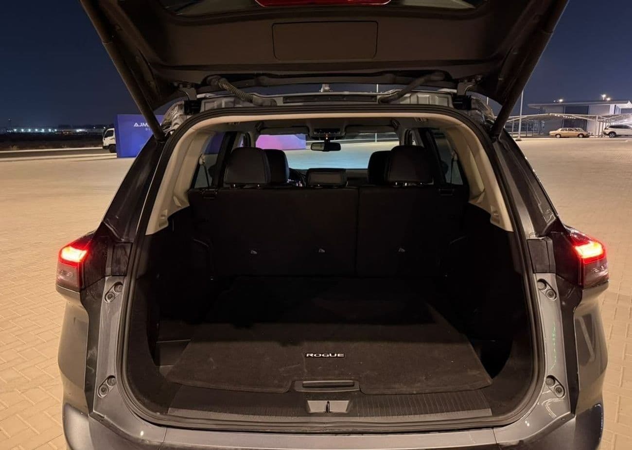 2026 Nissan Rogue PLATINUM thumbnail 6