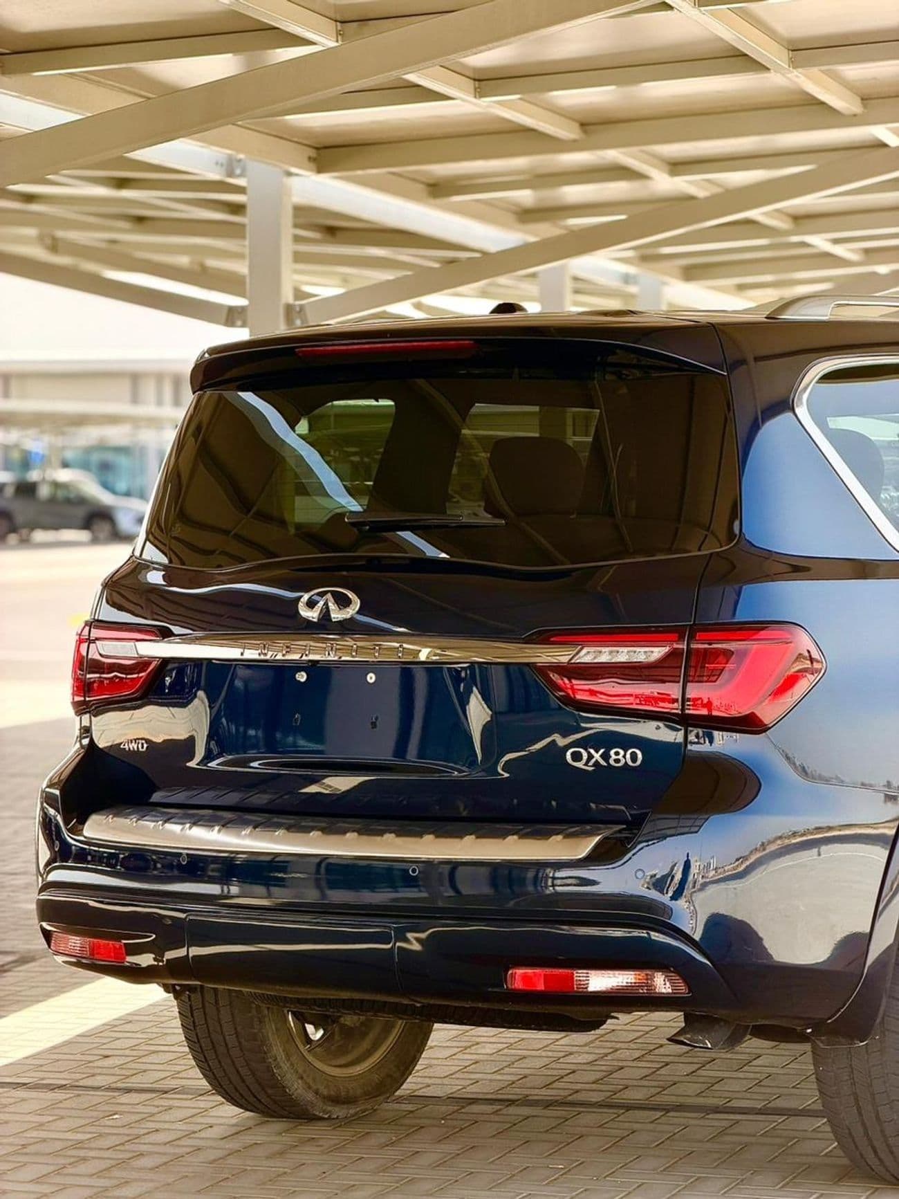 2024 Infiniti QX80 LUXE SENSORY thumbnail 4
