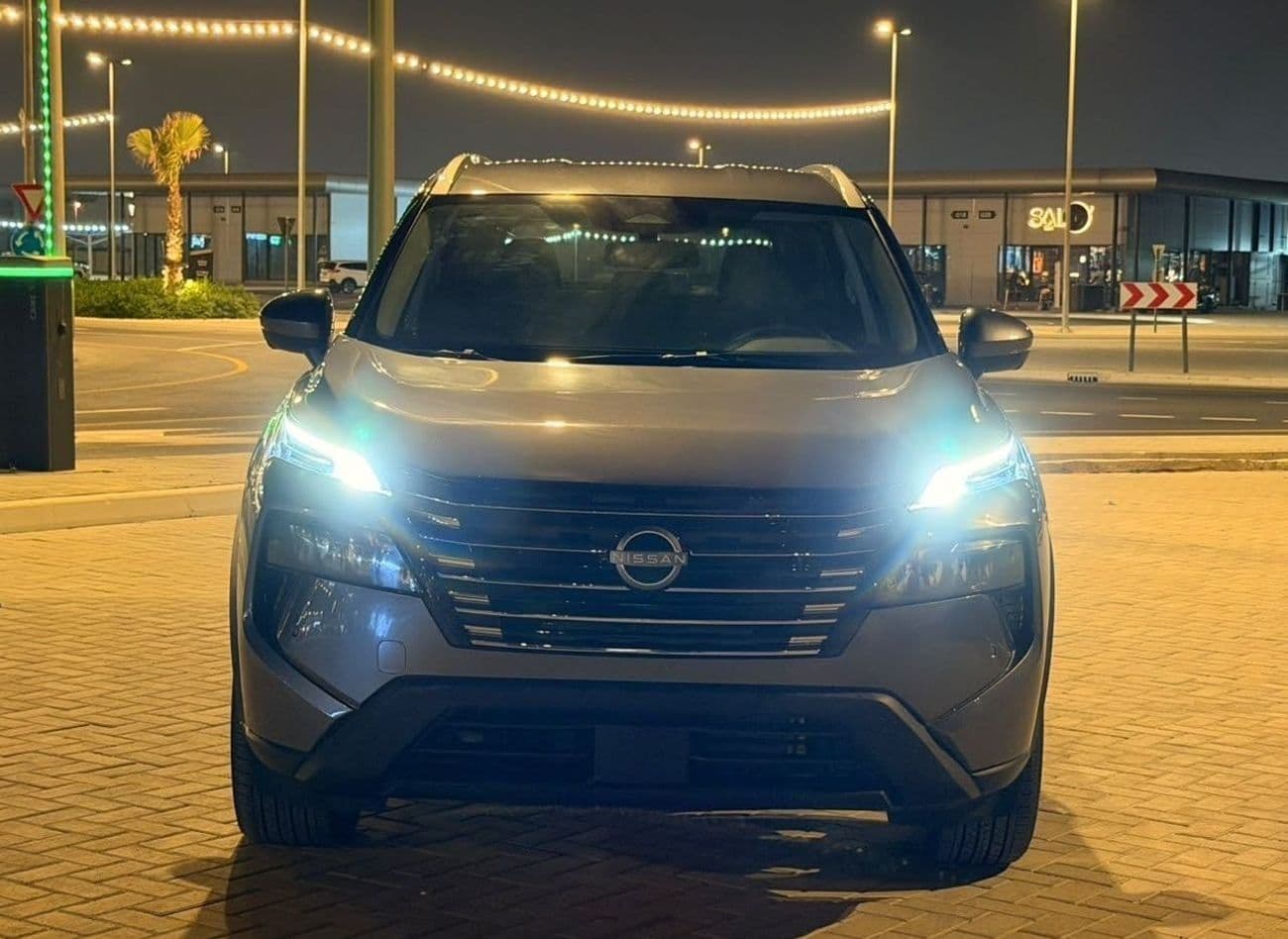 2026 Nissan Rogue PLATINUM thumbnail 3