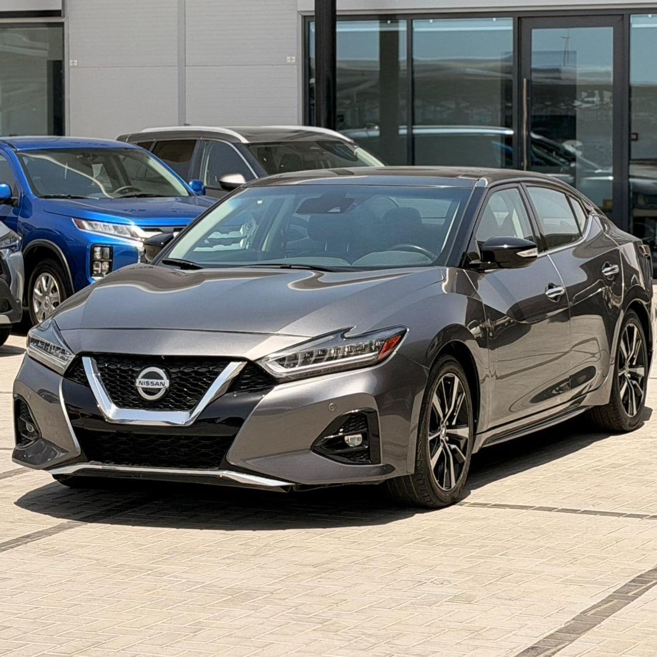 2022 Nissan Maxima SL thumbnail 2