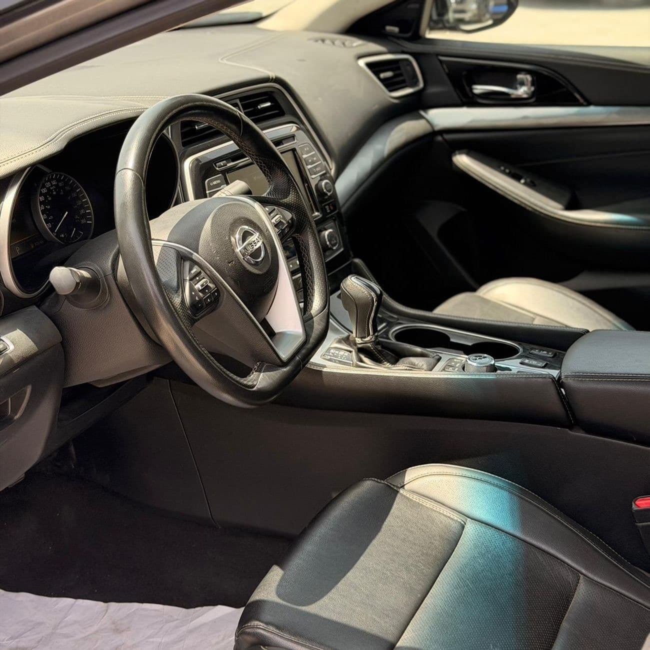 2022 Nissan Maxima SL thumbnail 7