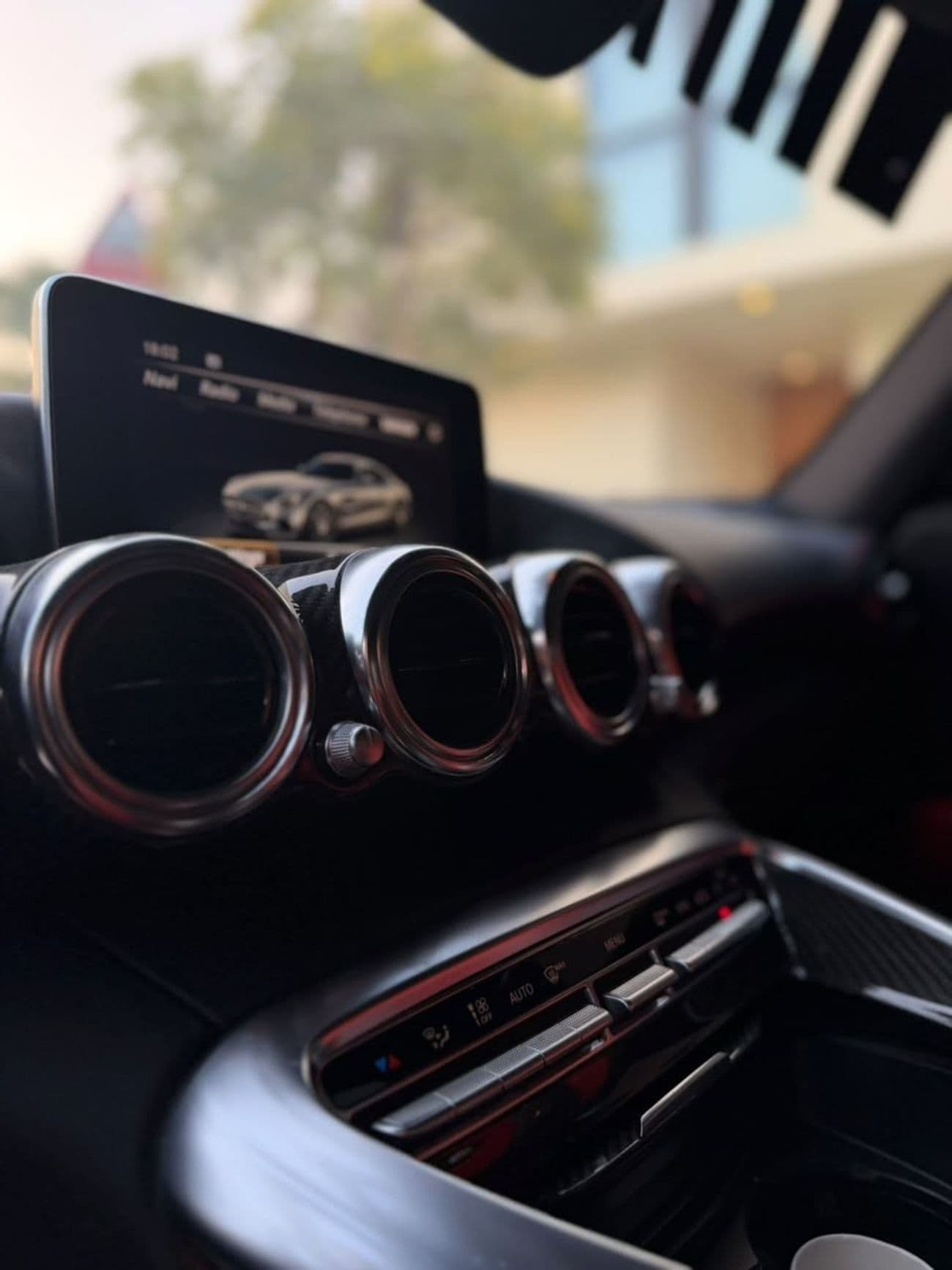 2016 Mercedes Benz AMG GT thumbnail 8