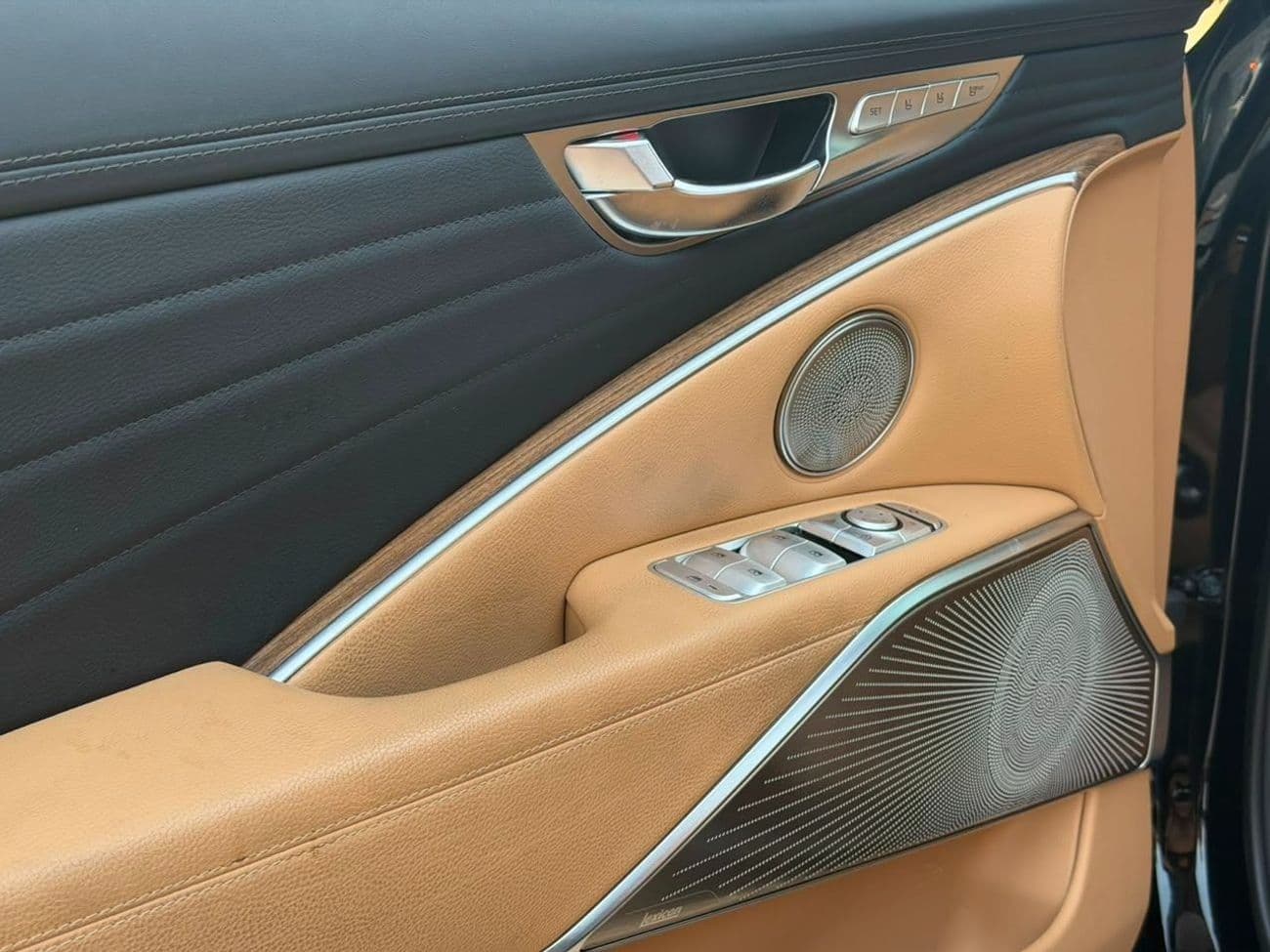 2022 Kia K900 thumbnail 8