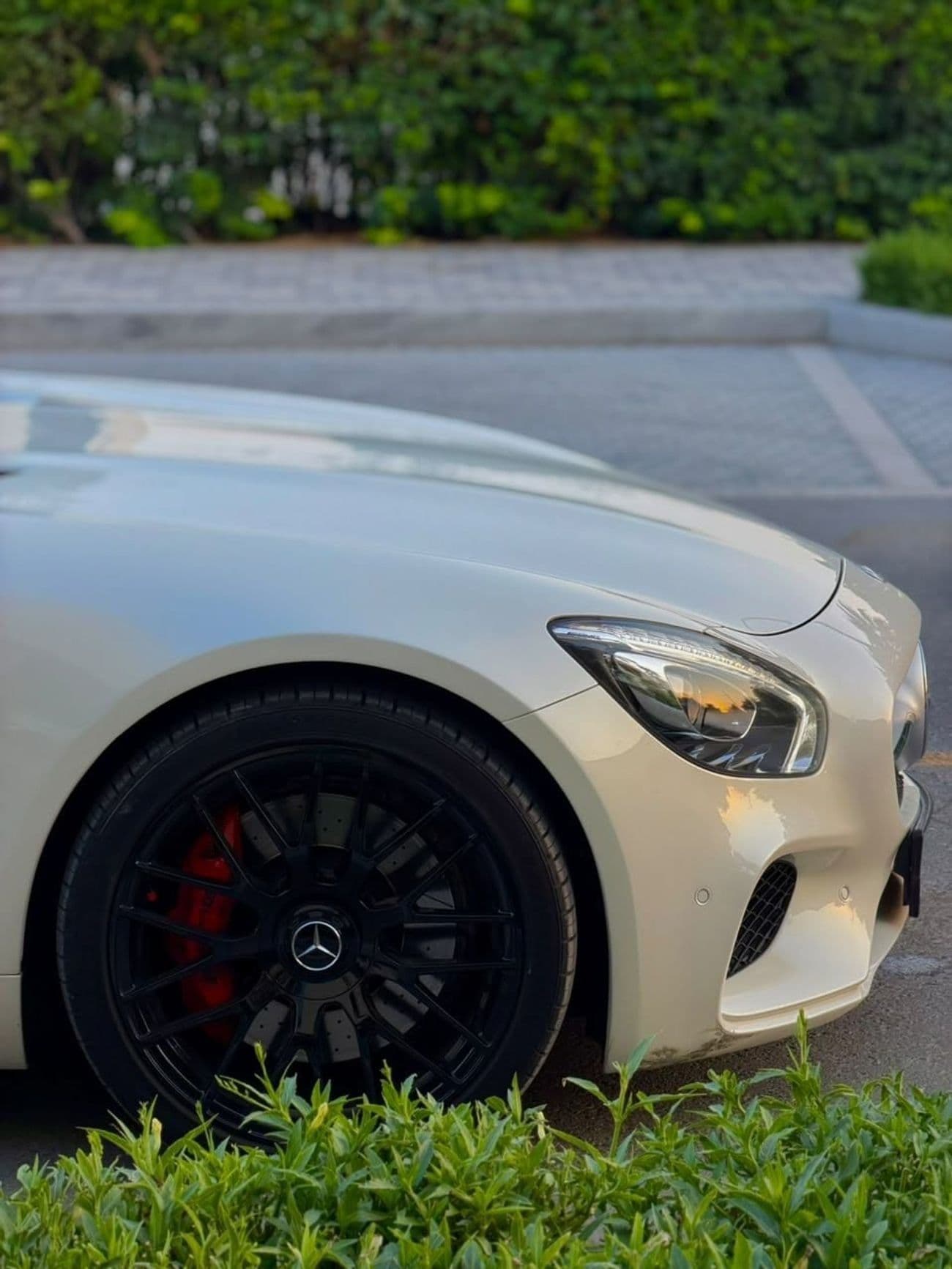 2016 Mercedes Benz AMG GT thumbnail 3