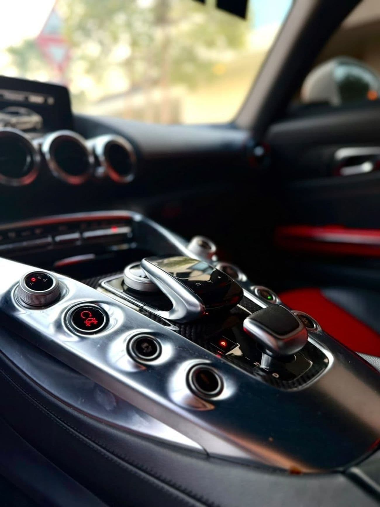 2016 Mercedes Benz AMG GT thumbnail 6