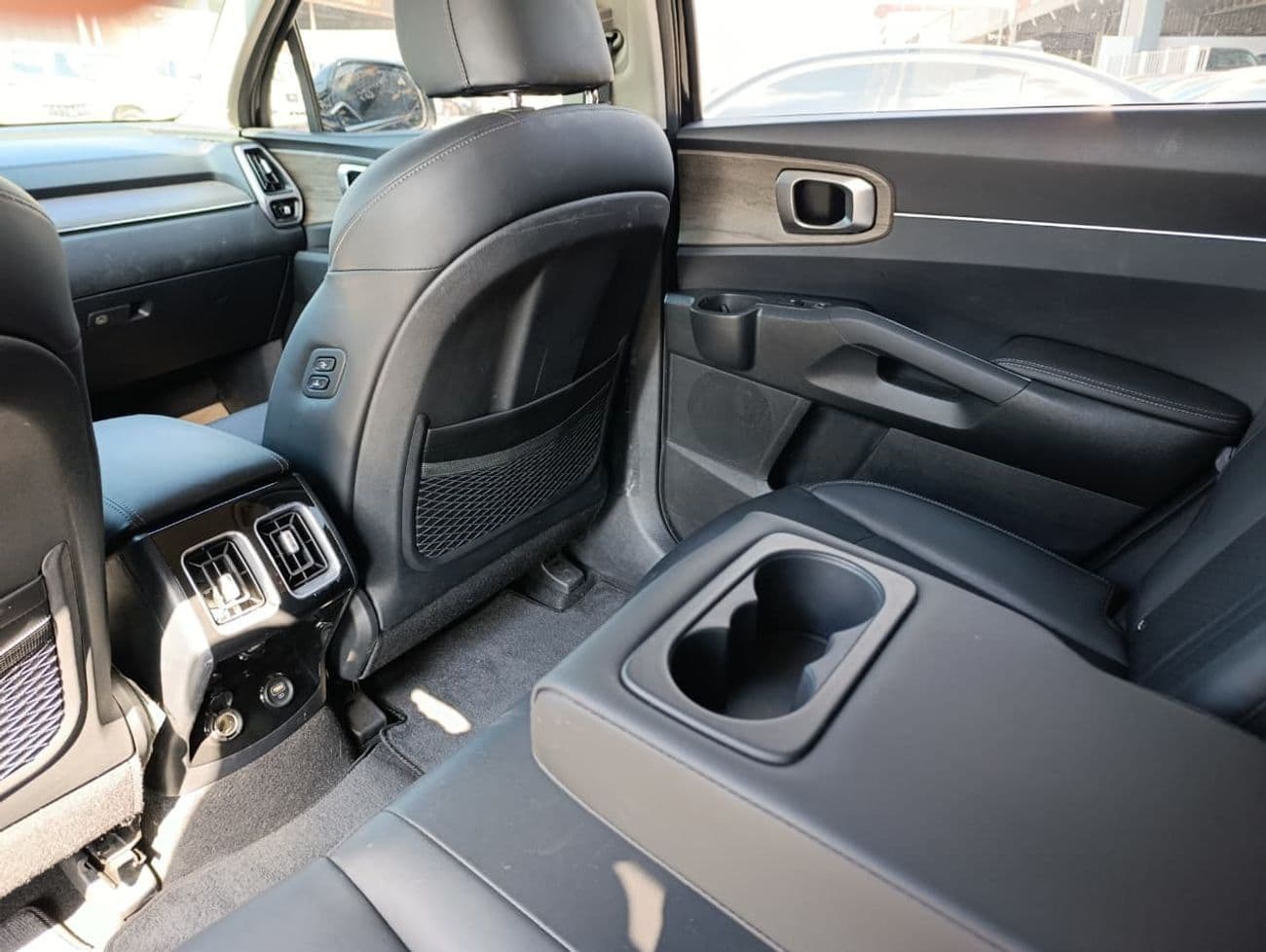 2023 Kia Sorento EX thumbnail 6