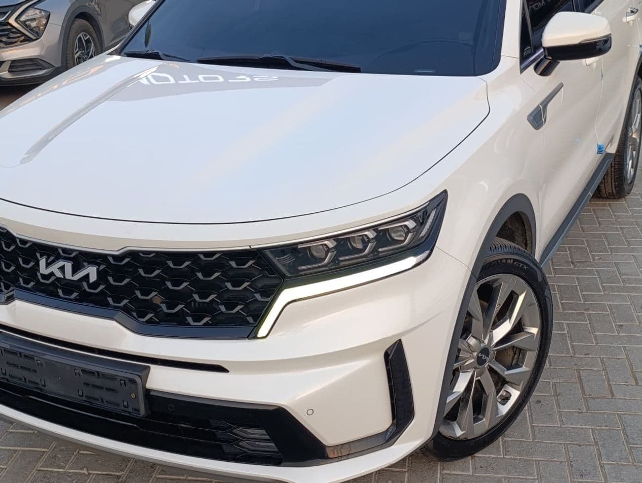 2022 Kia Sorento EX thumbnail 3