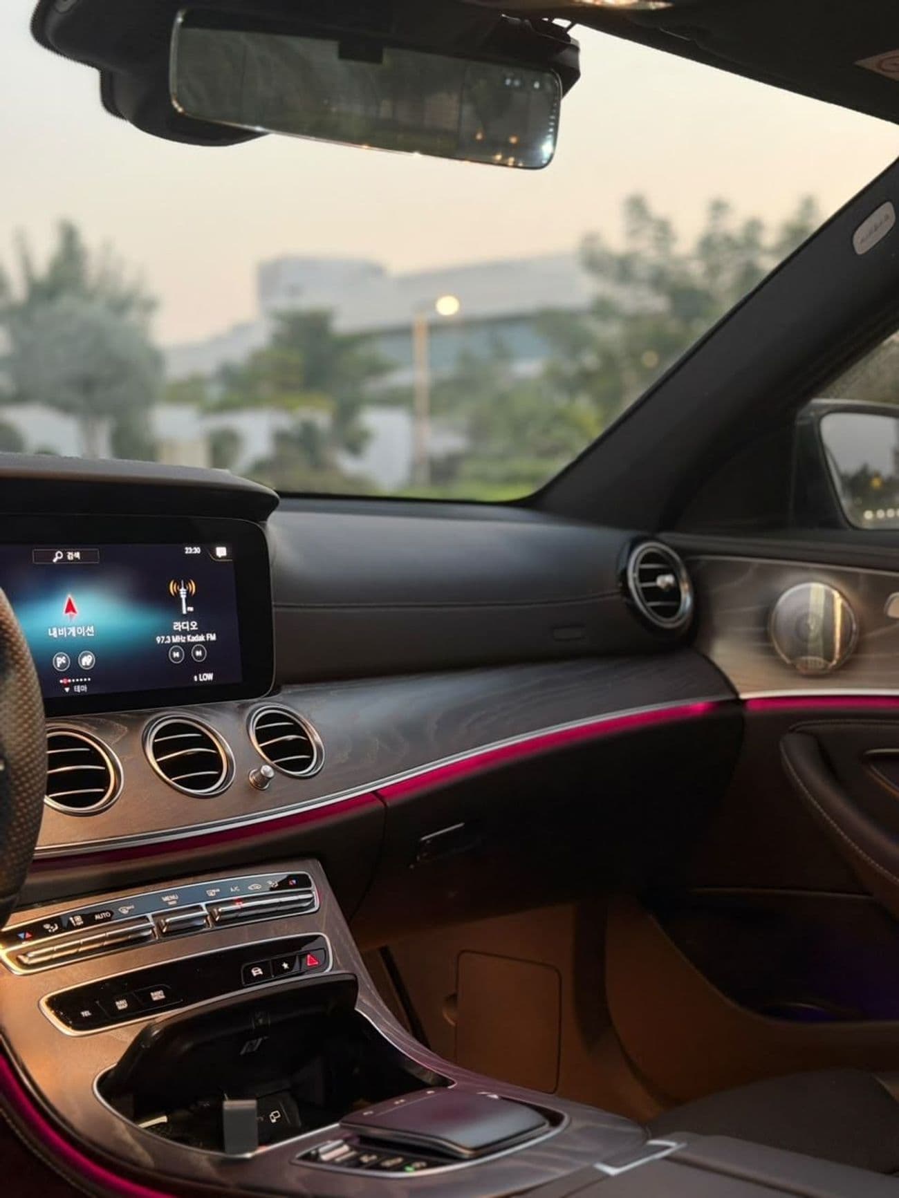 2022 Mercedes Benz E350 4MATIC thumbnail 7
