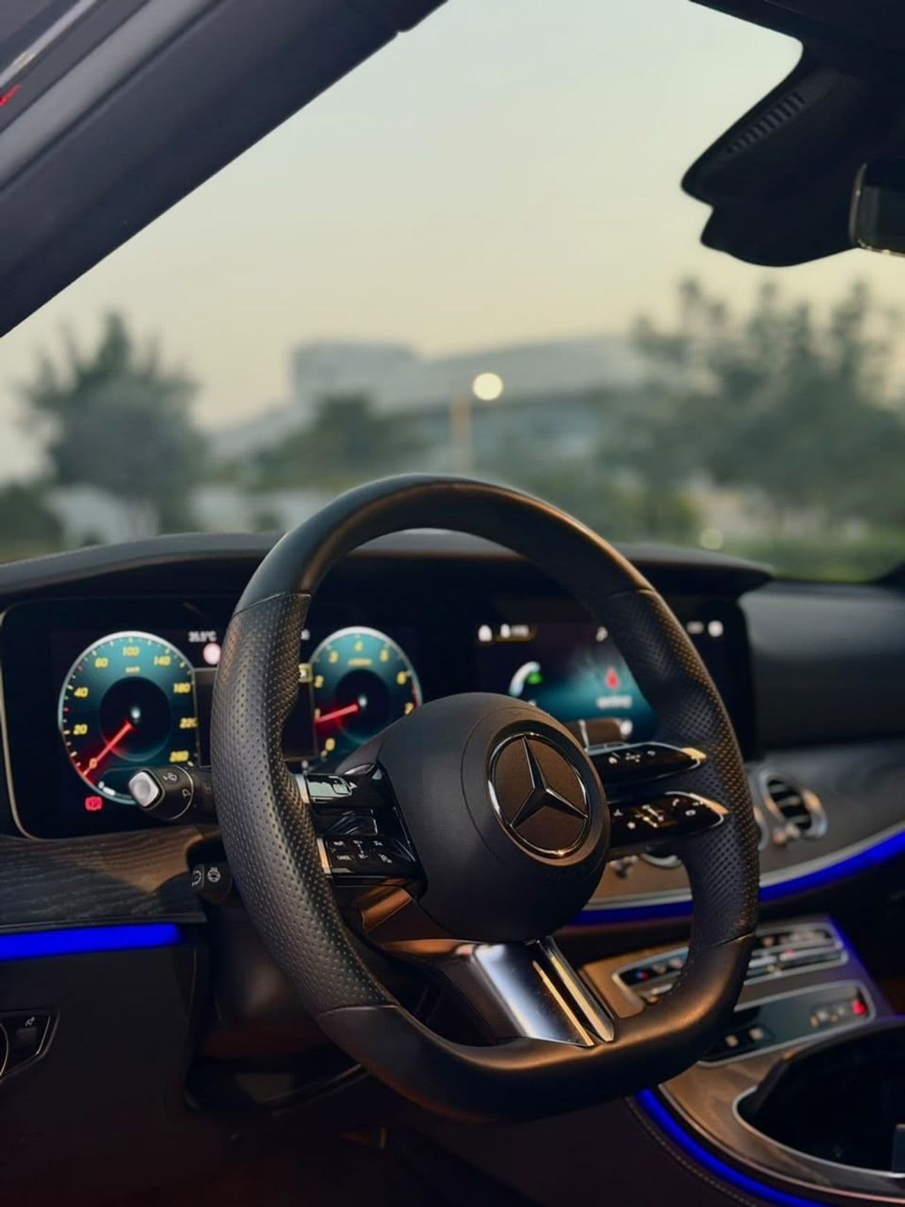 2022 Mercedes Benz E350 4MATIC thumbnail 4