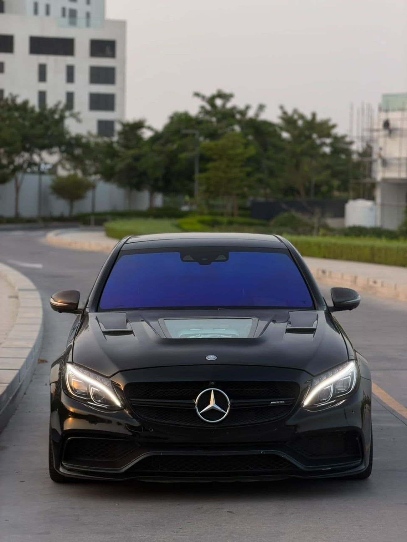 2016 Mercedes Benz C63 AMG S thumbnail 3
