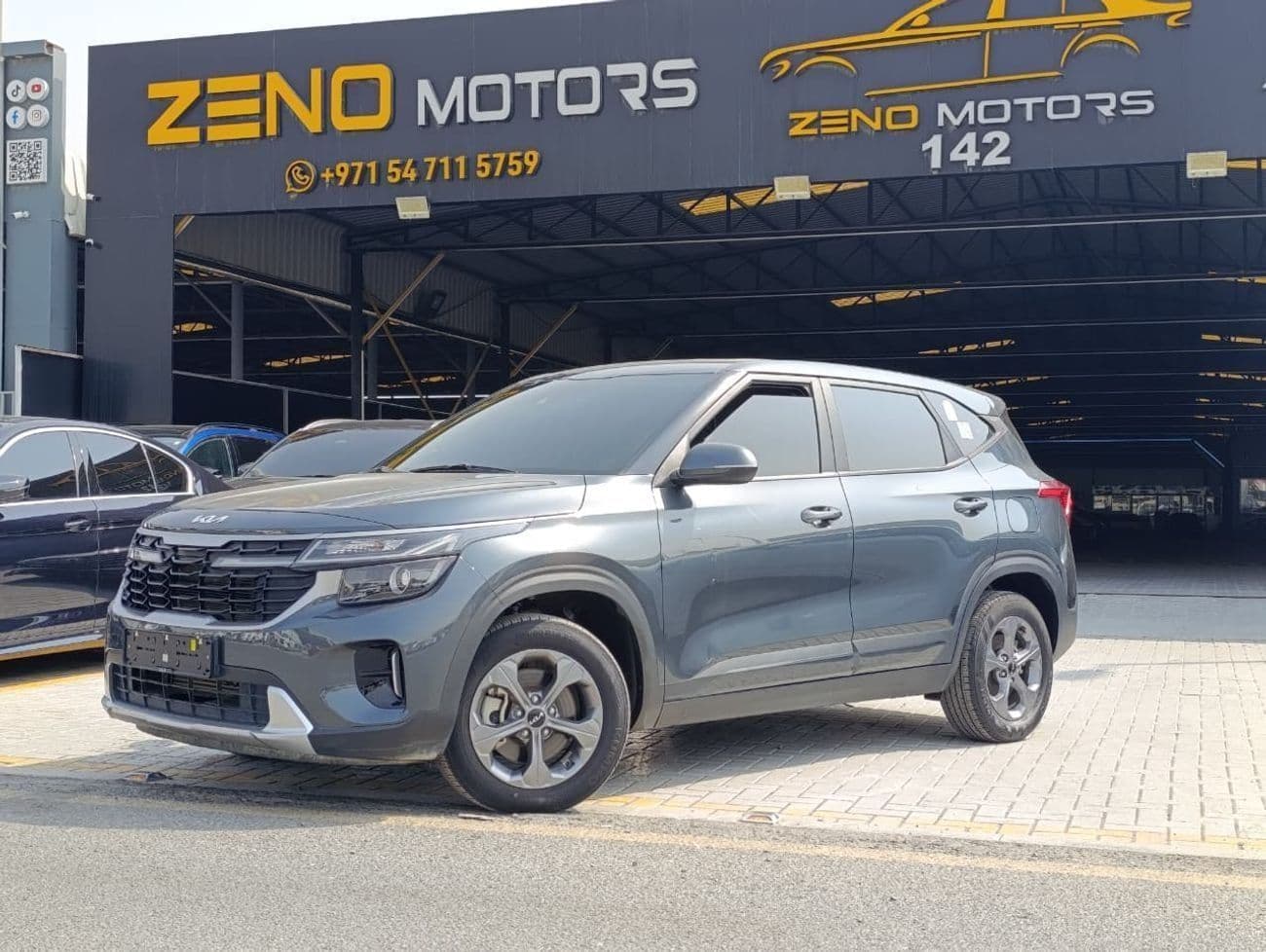2024 Kia Seltos EX thumbnail 2