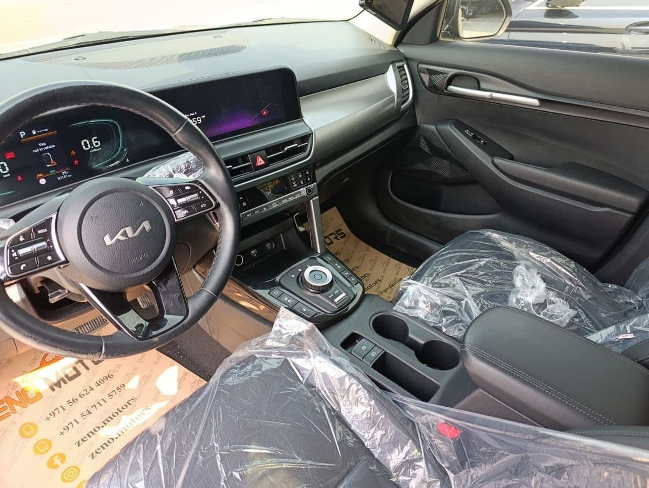 2024 Kia Seltos EX thumbnail 4