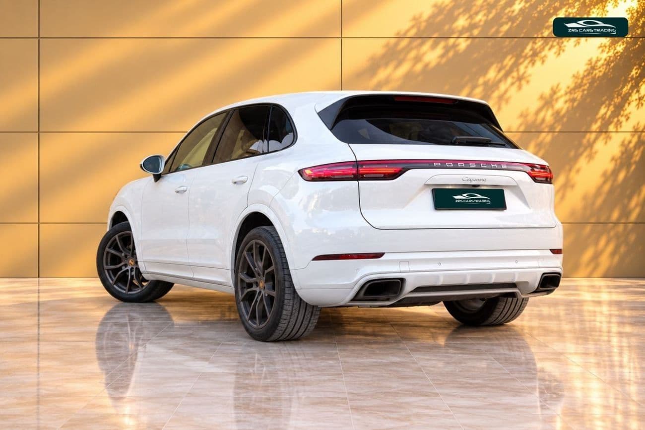 2019 Porsche Cayenne STANDARD thumbnail 6