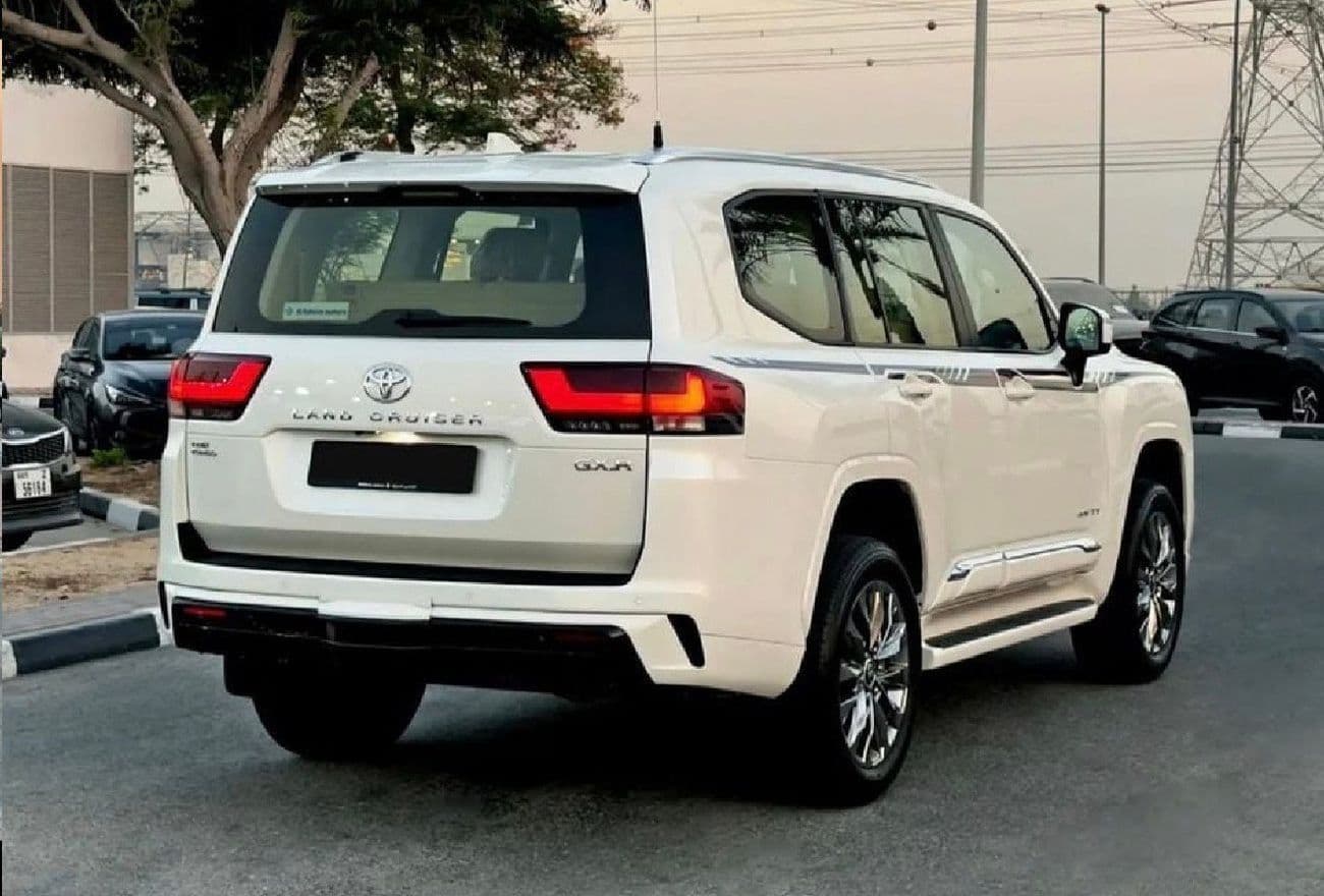 2023 Toyota Land Cruiser GXR2 thumbnail 3