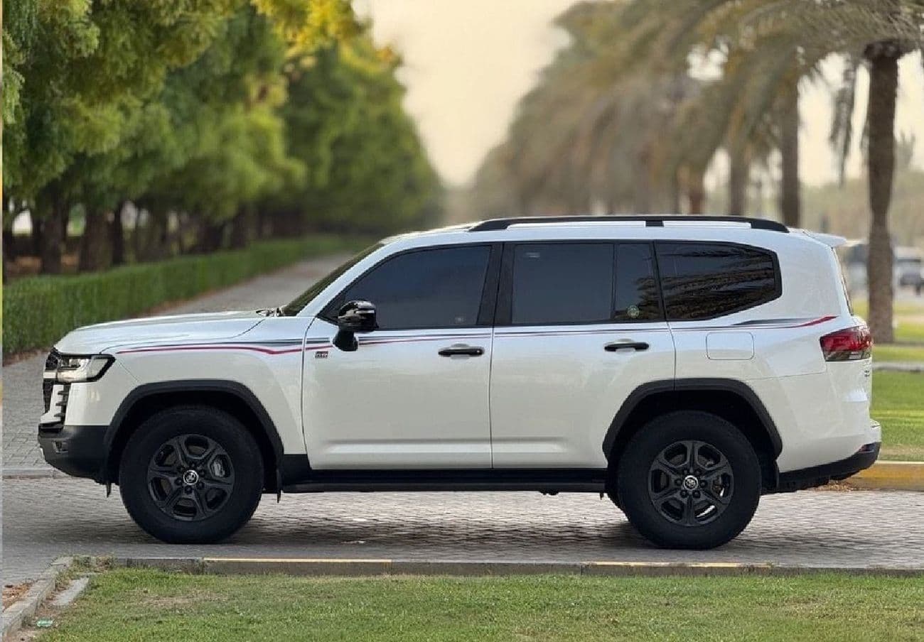 2022 Toyota Land Cruiser GR SPORT thumbnail 7