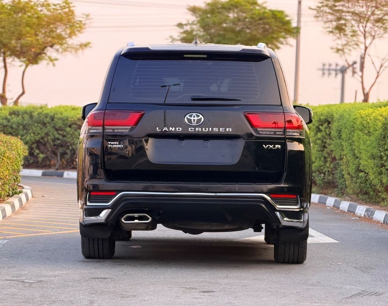 2022 Toyota Land Cruiser VXR thumbnail 5