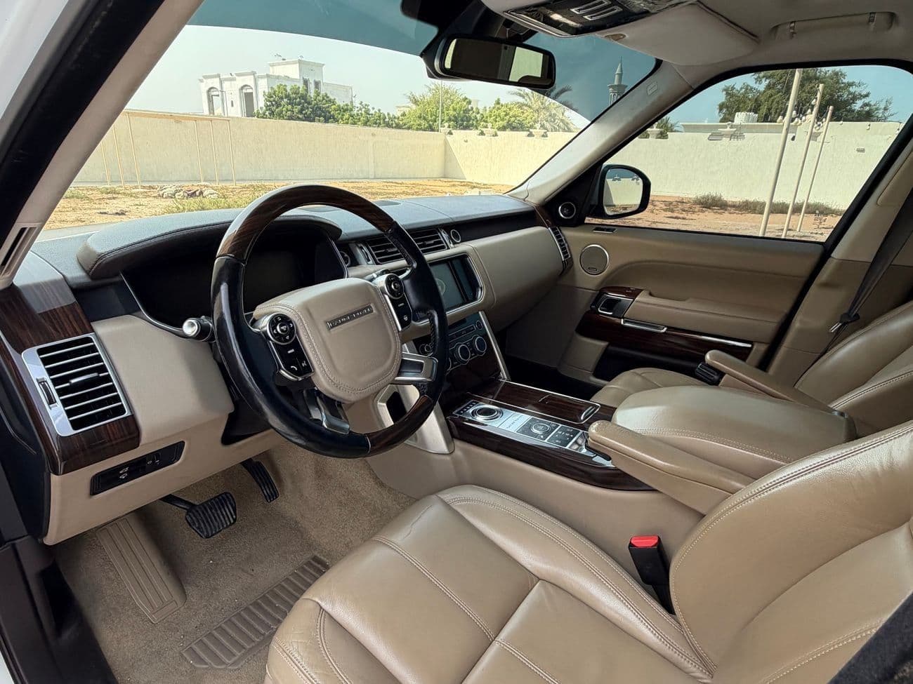 2014 Land Rover Range Rover HSE LE thumbnail 3