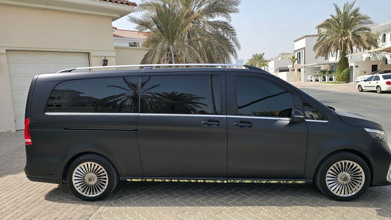2024 Mercedes Benz V 250 LUXURY thumbnail 4