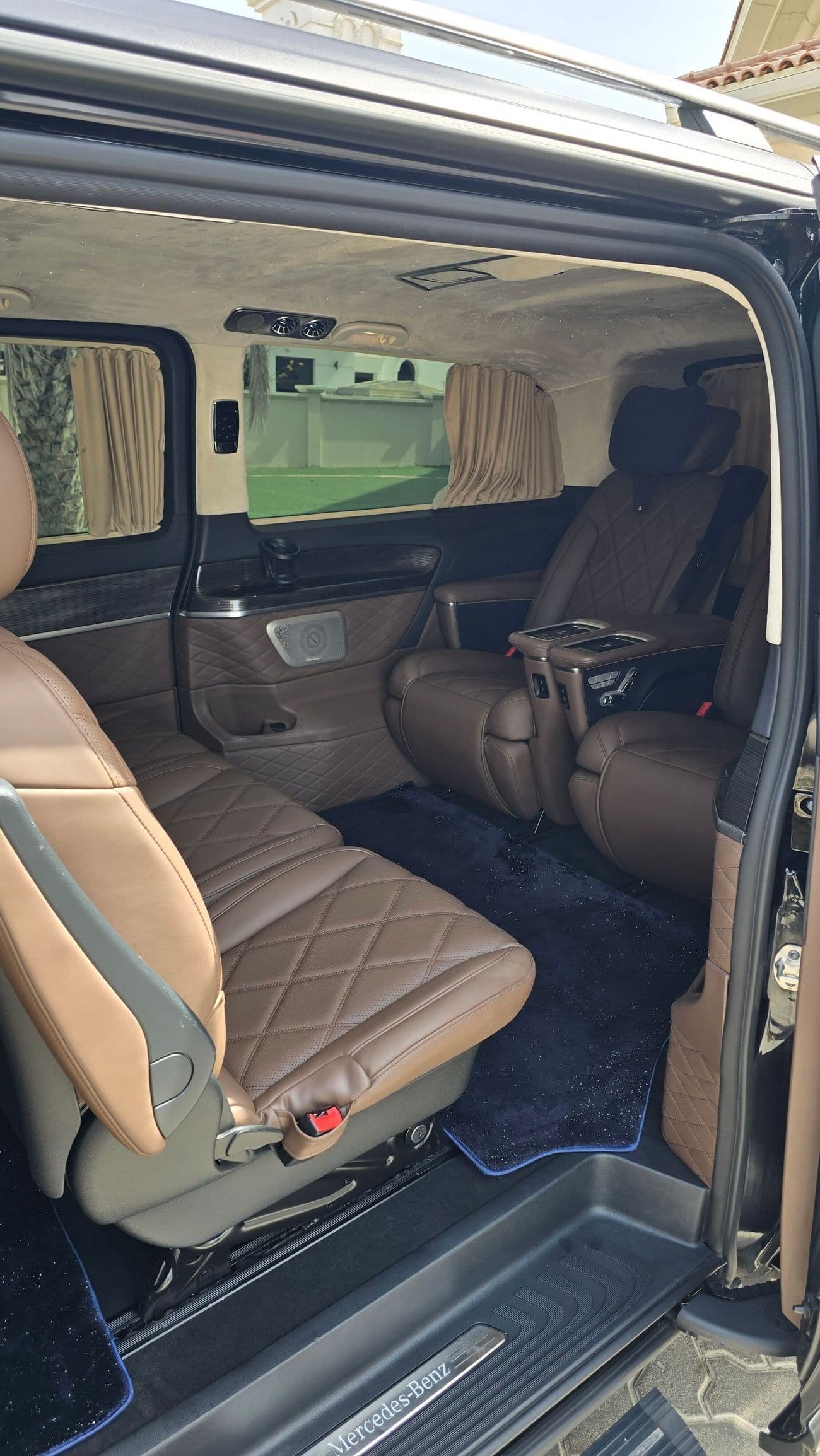2024 Mercedes Benz V 250 LUXURY thumbnail 6