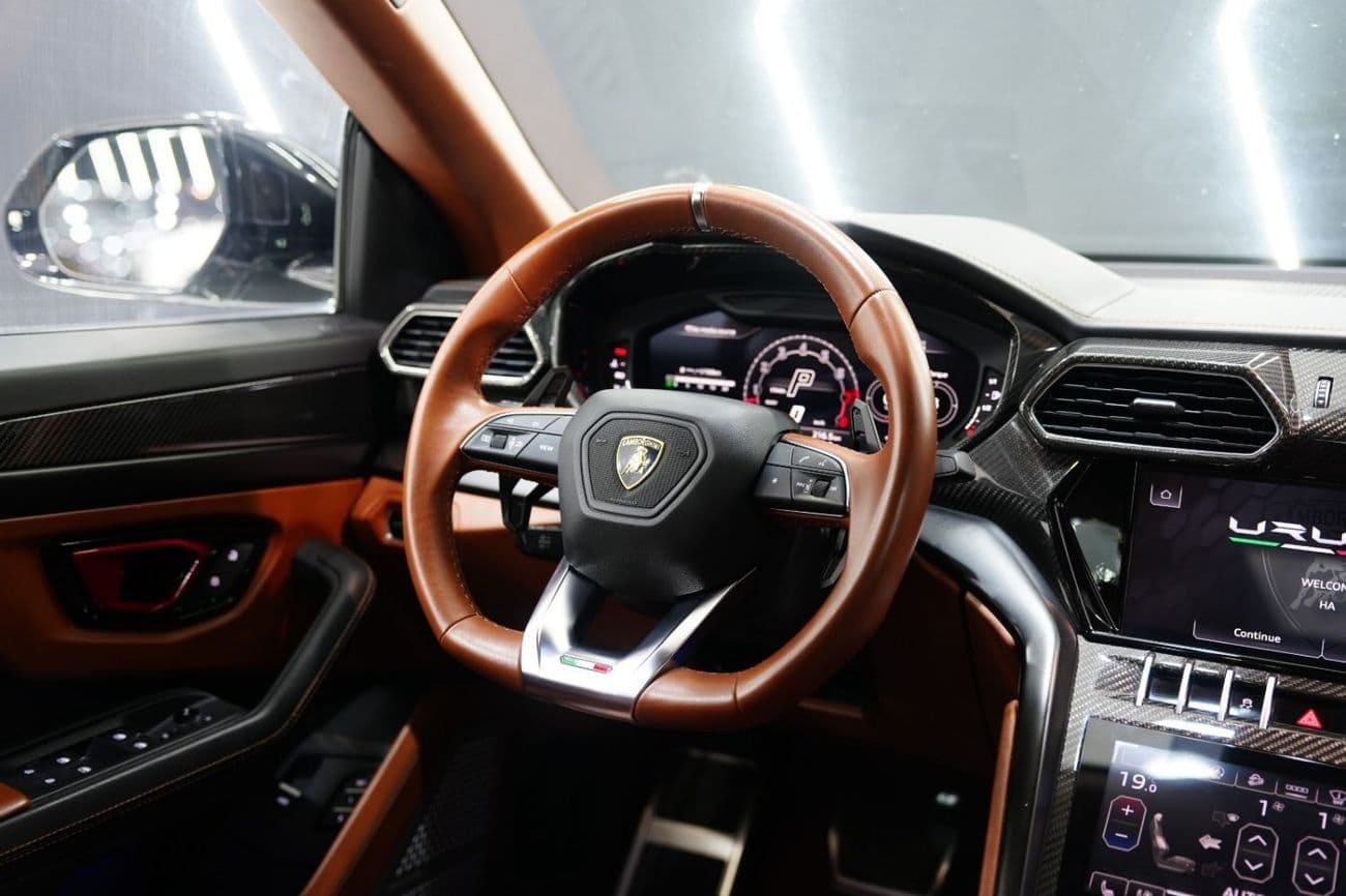 2023 Lamborghini Urus S thumbnail 3