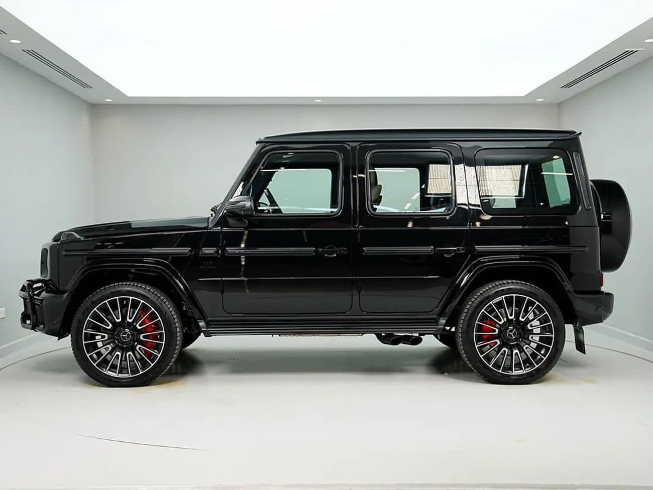 2026 Mercedes Benz G63 AMG STANDARD thumbnail 5