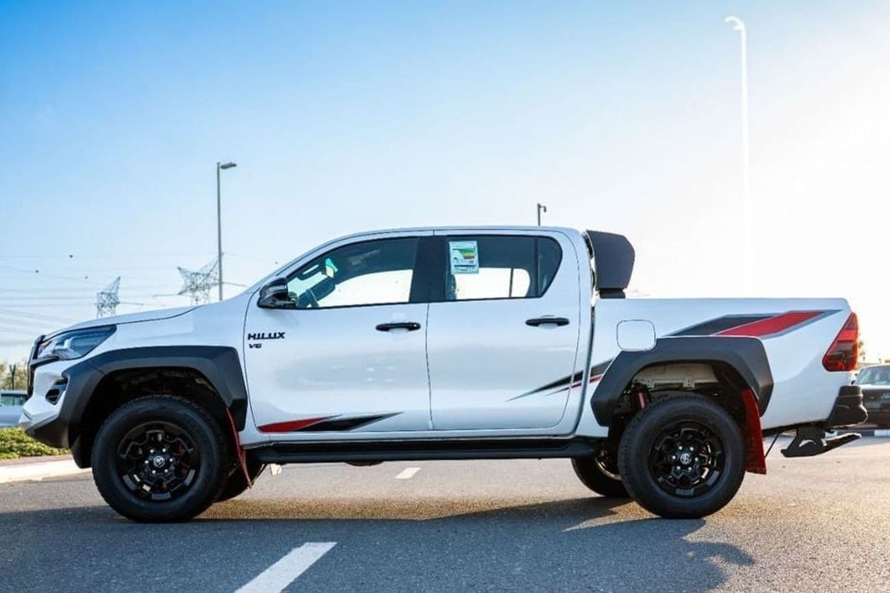 2026 Toyota Hilux ADVENTURE thumbnail 3