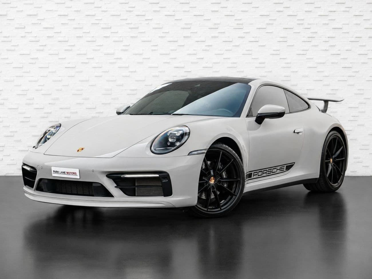 2024 Porsche 911 CARRERA