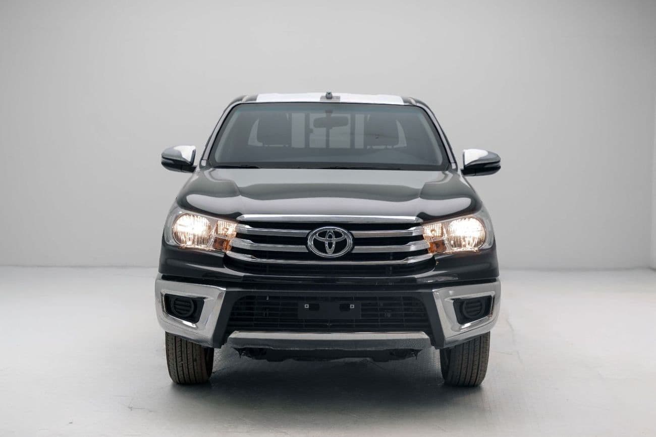 2026 Toyota Hilux SR5 thumbnail 2