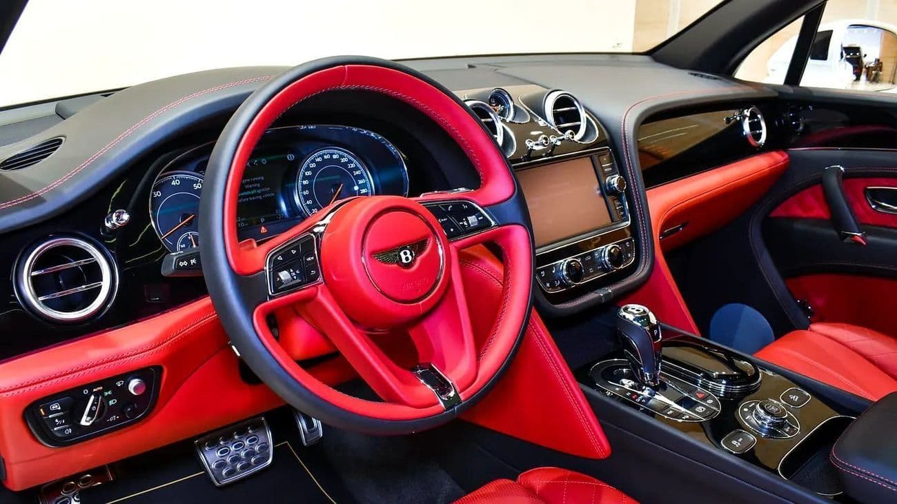 2017 Bentley Bentayga thumbnail 3