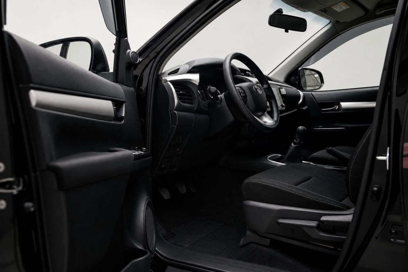 2026 Toyota Hilux SR5 thumbnail 8