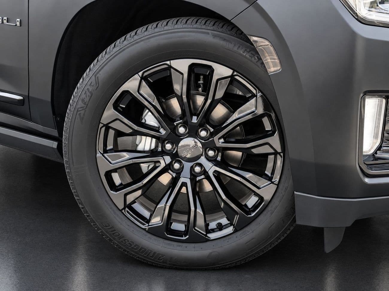 2023 GMC Yukon DENALI thumbnail 5