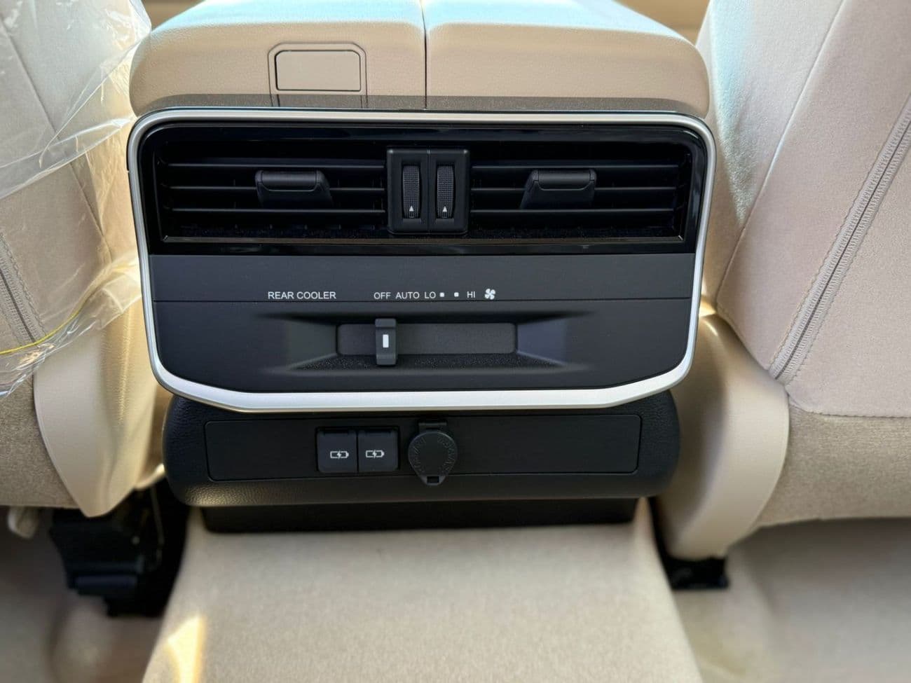 2026 Toyota Land Cruiser thumbnail 7
