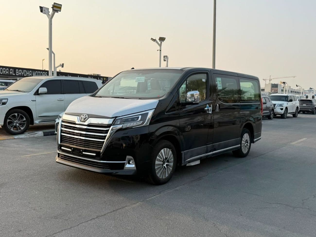 2026 Toyota Granvia PREMIUM thumbnail 3