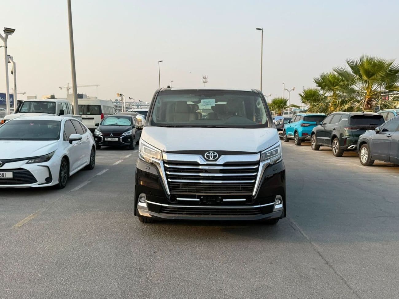 2026 Toyota Granvia PREMIUM thumbnail 2