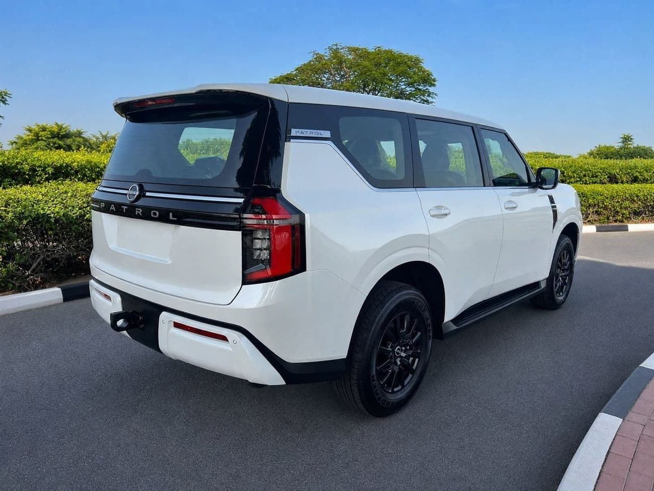 2026 Nissan Patrol XE thumbnail 4